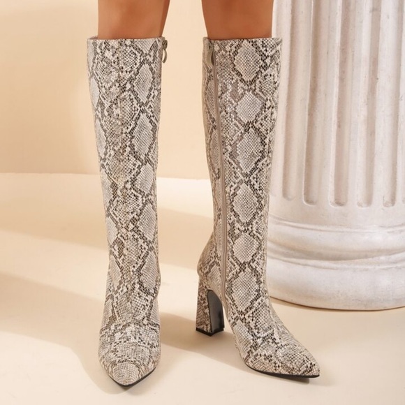 Snakeskin Embossed Chunky Heeled Classic Boots Zip Up Round Toe 10 - Picture 2 of 12
